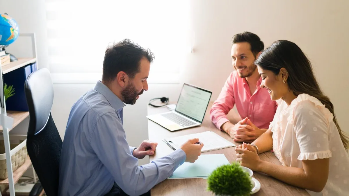 Choosing an Insurance Agent in Mooresville NC insurance guide from Foxworth Insurance Agency
